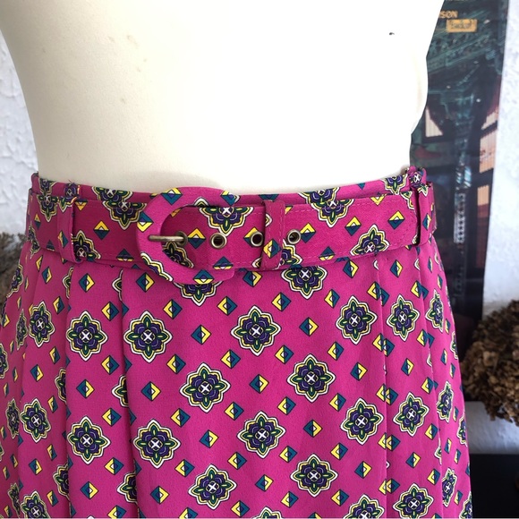 Vintage 1980’s Pink Paisley Pleat Mini Skirt Retro U.K. size 10 - Picture 4 of 6
